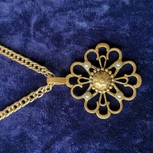 Vintage signed gold tone flower necklace, solid brass